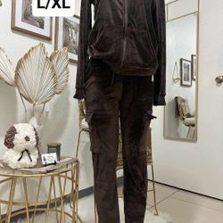 New Women’s 2 Piece Set Size L/XL