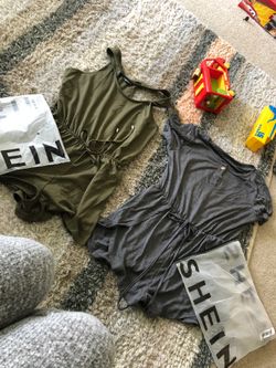 2 brand new short jumpers ordered them a medium but fit me to big