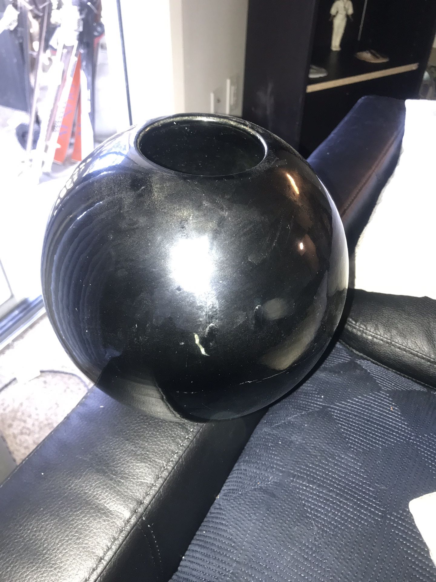 Round vase