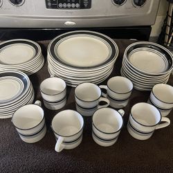 Vintage Eight Serving Dinnerware Set