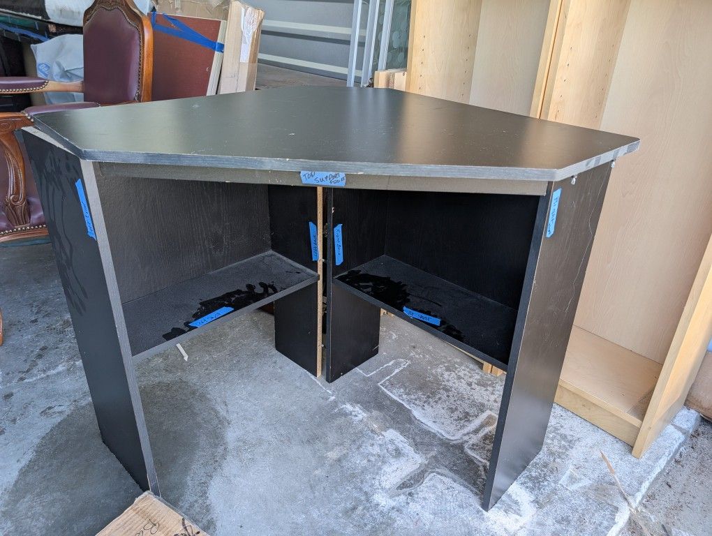 Corner Desk