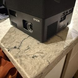 Epson EpiqVision Mini EF 12 
