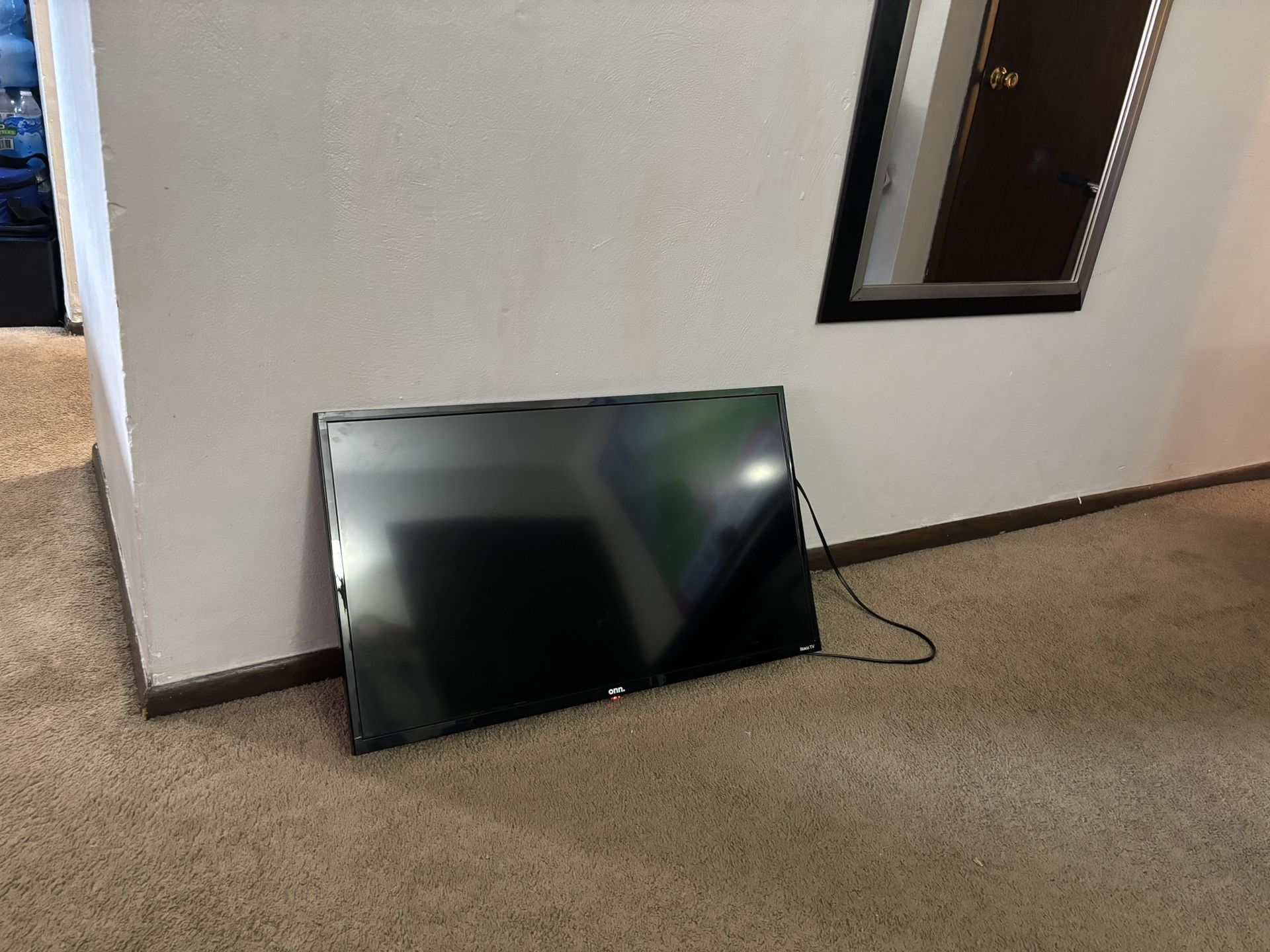 TV 50” And TV 32”