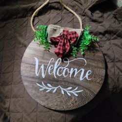 Mocoosy Welcome Sign for Front Door Decorations, Rustic Round Wood Holiday Sign, Front Door Welcome Wreath Burlap Wooden Hanging Signs for Outdoor 
