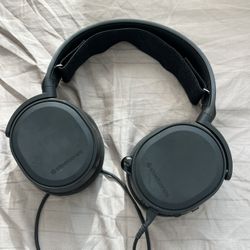 SteelSeries Arctis Pro (Wired) Gaming Headset