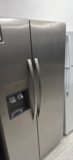 💥Great Save💥 36 in. 26 cu. ft. Standard Depth Side by Side Refrigerator in Stainless Steel