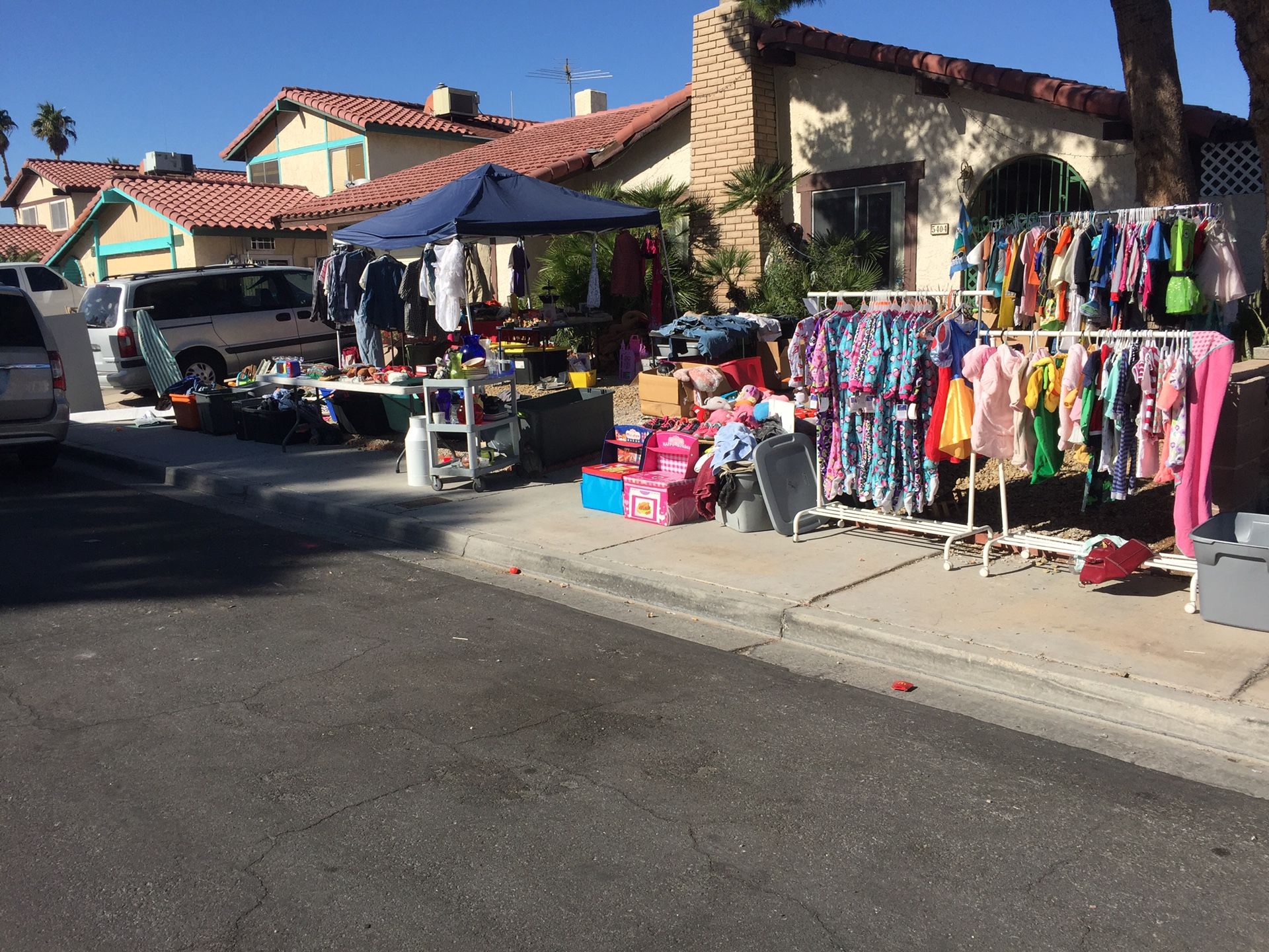 Big sale baby kids men’s women’s Clothing only $1 each! ReSellers dealers come check it out!