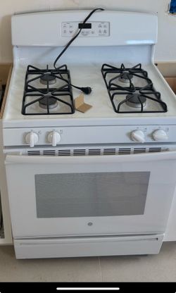 GE 30” White Gas Range Stove - Excellent Condition - Fully Working