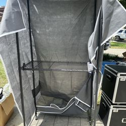 Armario de ropa portatil