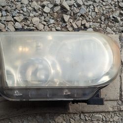 Toyota Tundra Oem Headlight 