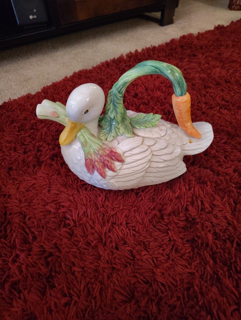 Fitz & Floyd Classics Le Canard Teapot Ceramic Embossed Duck &Vegetable 2003 NIB