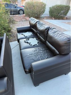 FREE COUCH