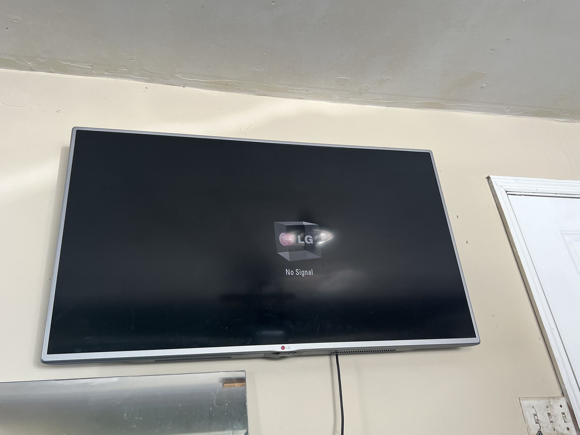 LG Television, 45 inches