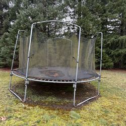 Trampoline-FREE 