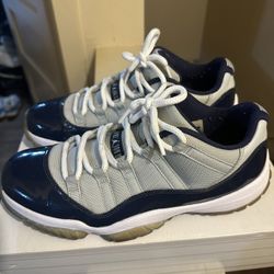 Men’s Jordan 11 Low. Retro. Georgetown. Size: 10