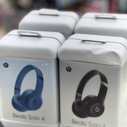 Brand New Beats Solo 4 📱⌚️📷🔥on Sale 🔥⌚️📷📱