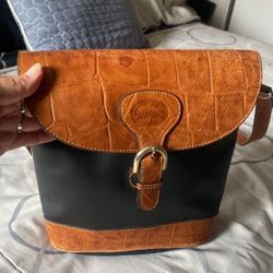 Delfino Crossbody