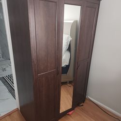 Wardrobe closet