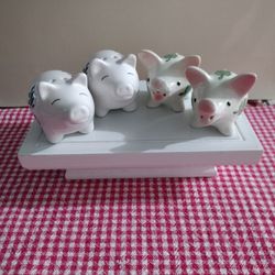 Vintage, 2, Set, Piglet's, Salt And Pepper Shaker's, Mint Condition.