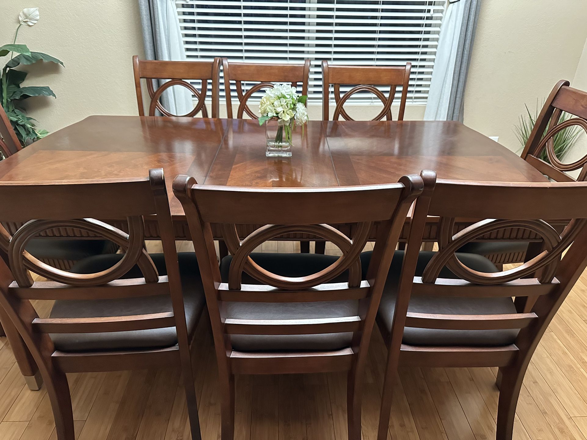 9-piece Table And Chairs 