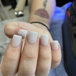 Cute short nails
