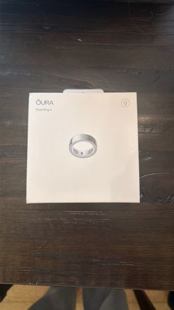 Oura Ring 4 Size 9 Sliver Color