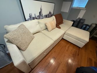 Modular sectional with storage
