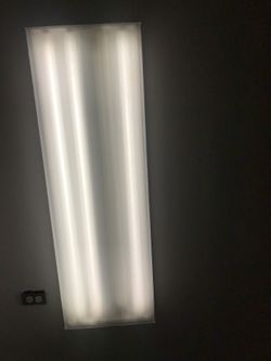 Fluorescent light fixtures