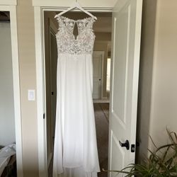 Never Been Worn Wedding Dress!!