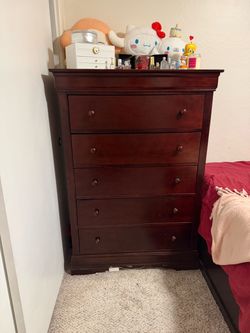Chest of drawers