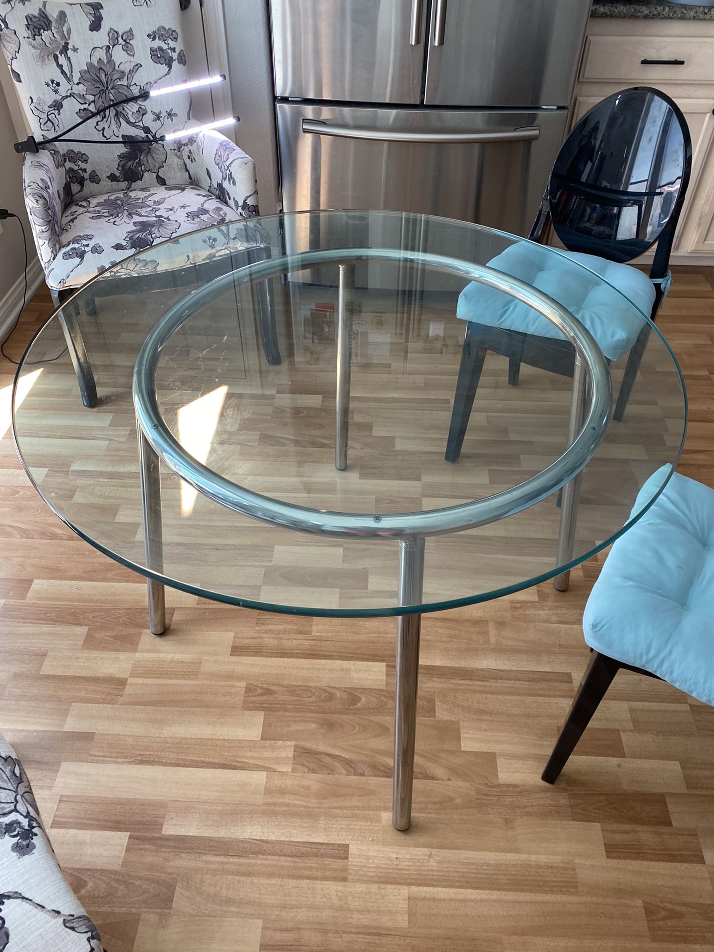 Glass Round Kitchen Table & Chairs