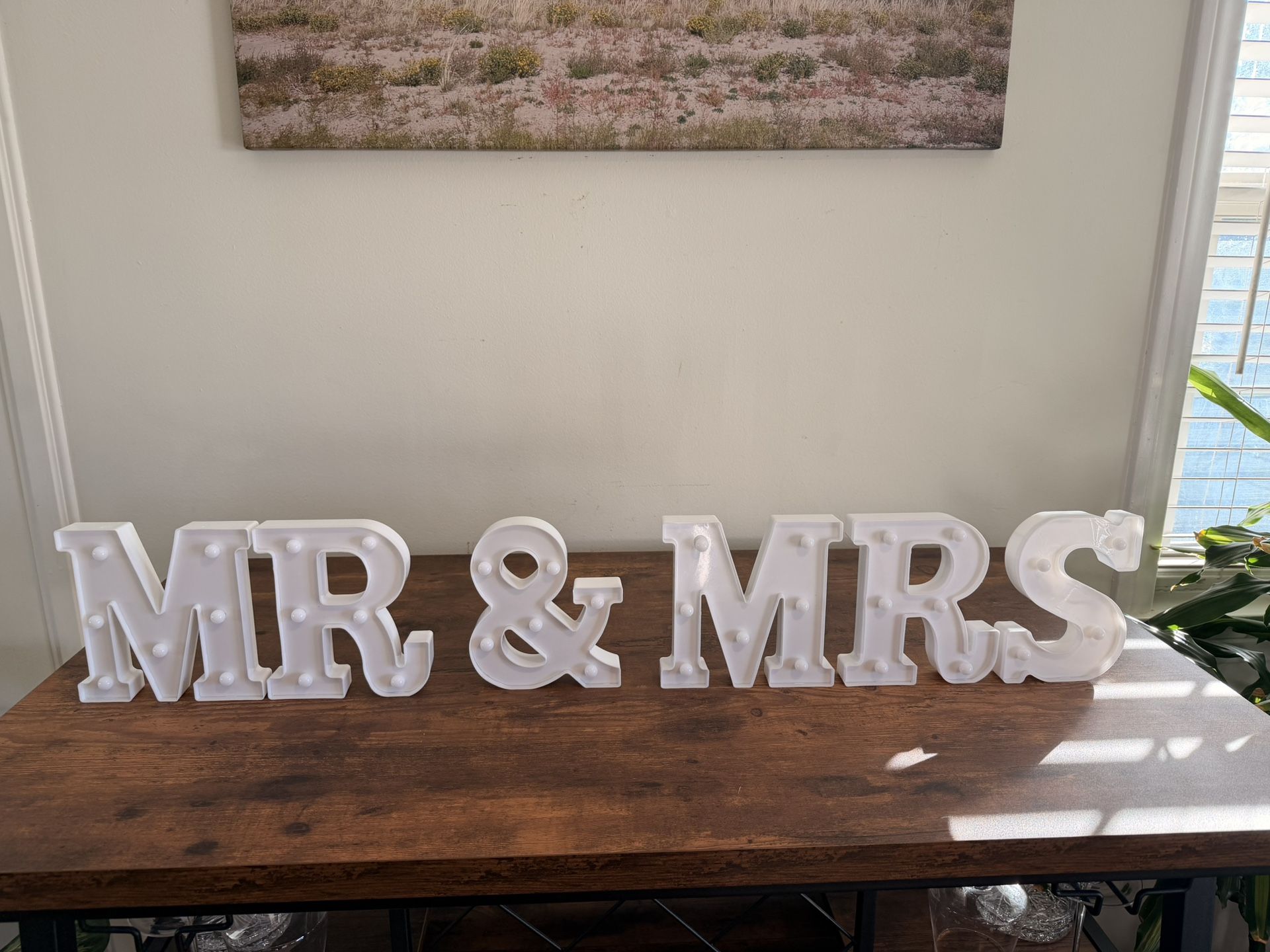 Mr & Mrs Sign