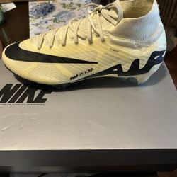 Nike Cleats Size 7 