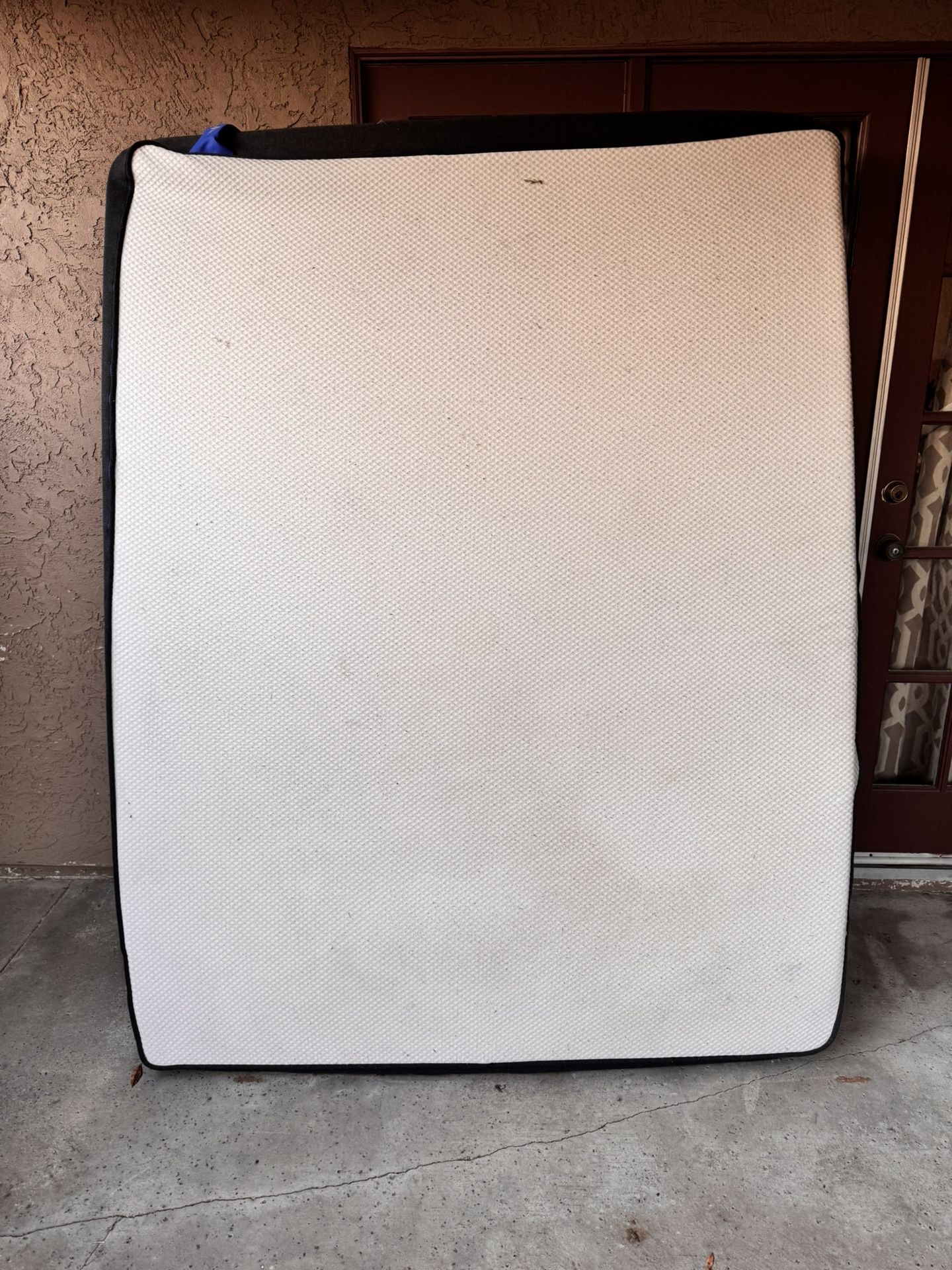Queen Size Matress