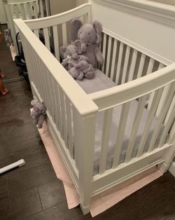 Potter Barn Kids Larkin 4-in-1 Convertible Crib
