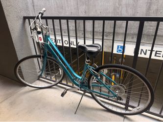 Giant Cypress Hybrid Cruiser