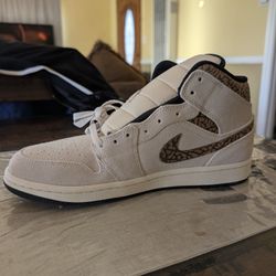 Air Jordan 1 MID SE Orewood Brown/Metallic