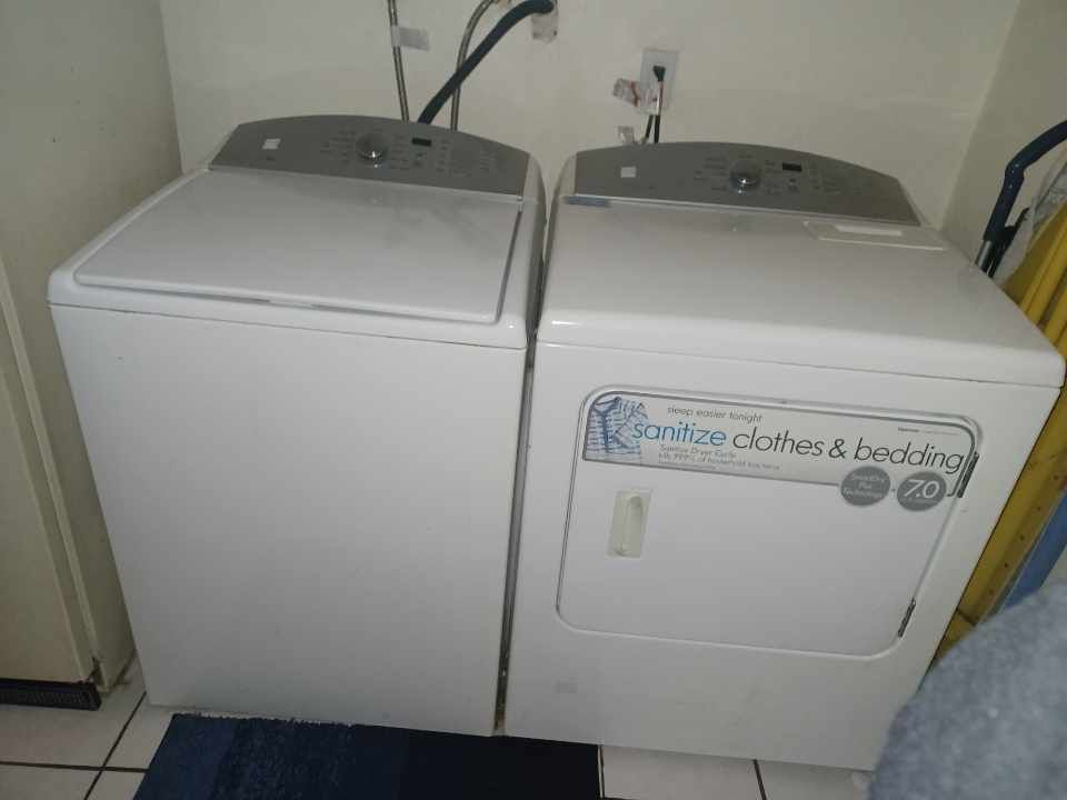 KENMORE WASHER AND DRYER SET
