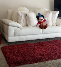 BEAUTIFUL LEATHER SOFA FROM CITY FURNITURE