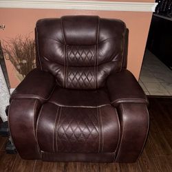 3 Love Seat Electrical Recliners 