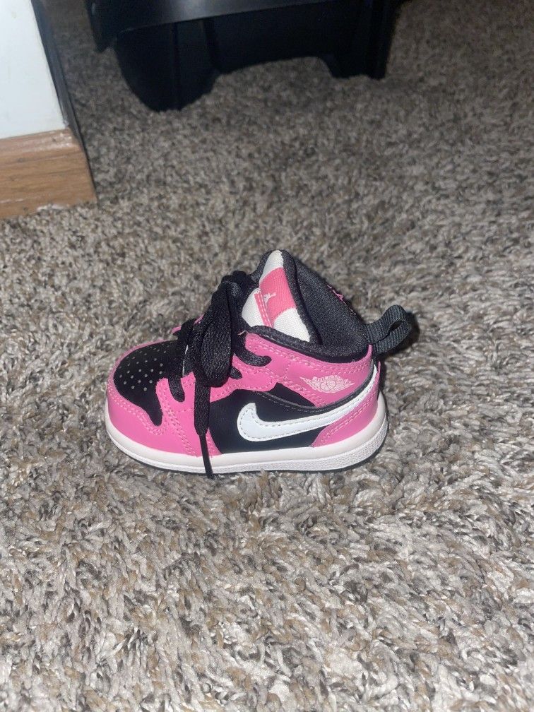 Tons of baby shoes