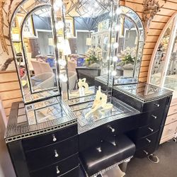 AICO By Michael Amini HOLLYWOOD SWANK Vanity