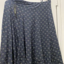 New DKNY  100% Silk Woman’s Skirt Size 10