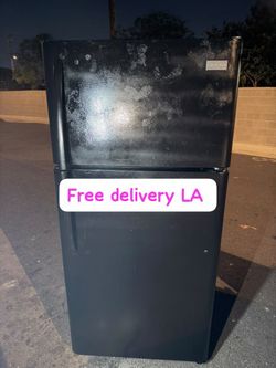 Frigidaire Black Top-Freezer Refrigerator