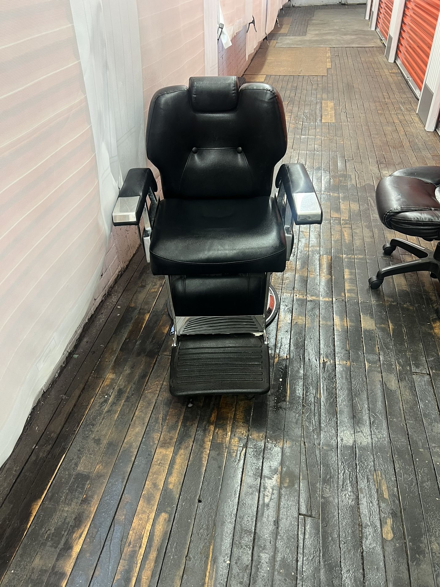 Professional Barber Chairs