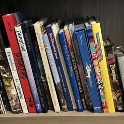 Huge Disneyland/Disney World Library. Excellent Condition. 30 Items.