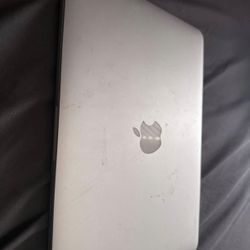 Apple MacBook Pro Laptop
