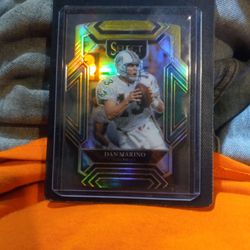 2021 Panini Select-Club Level Die Cut (Black & Gold Prizm) Dan Marino