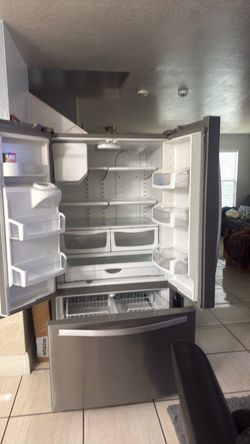 Refrigerator semi Nuevo Whirlpool