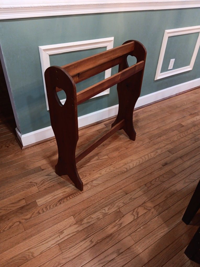 Country Quilt Blanket Wood Rack